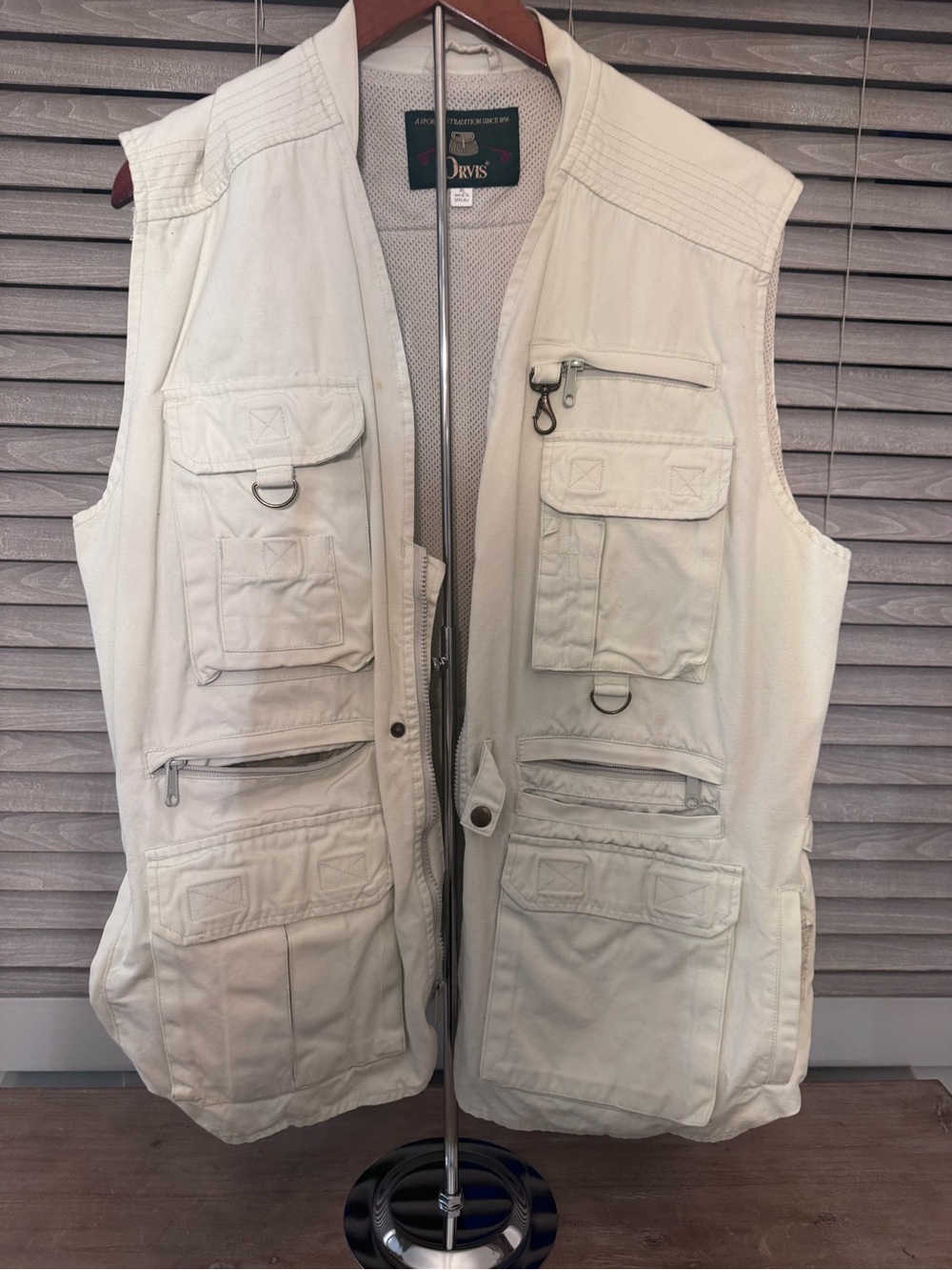 Orvis Cream Multi-Pocket Fishing Vest